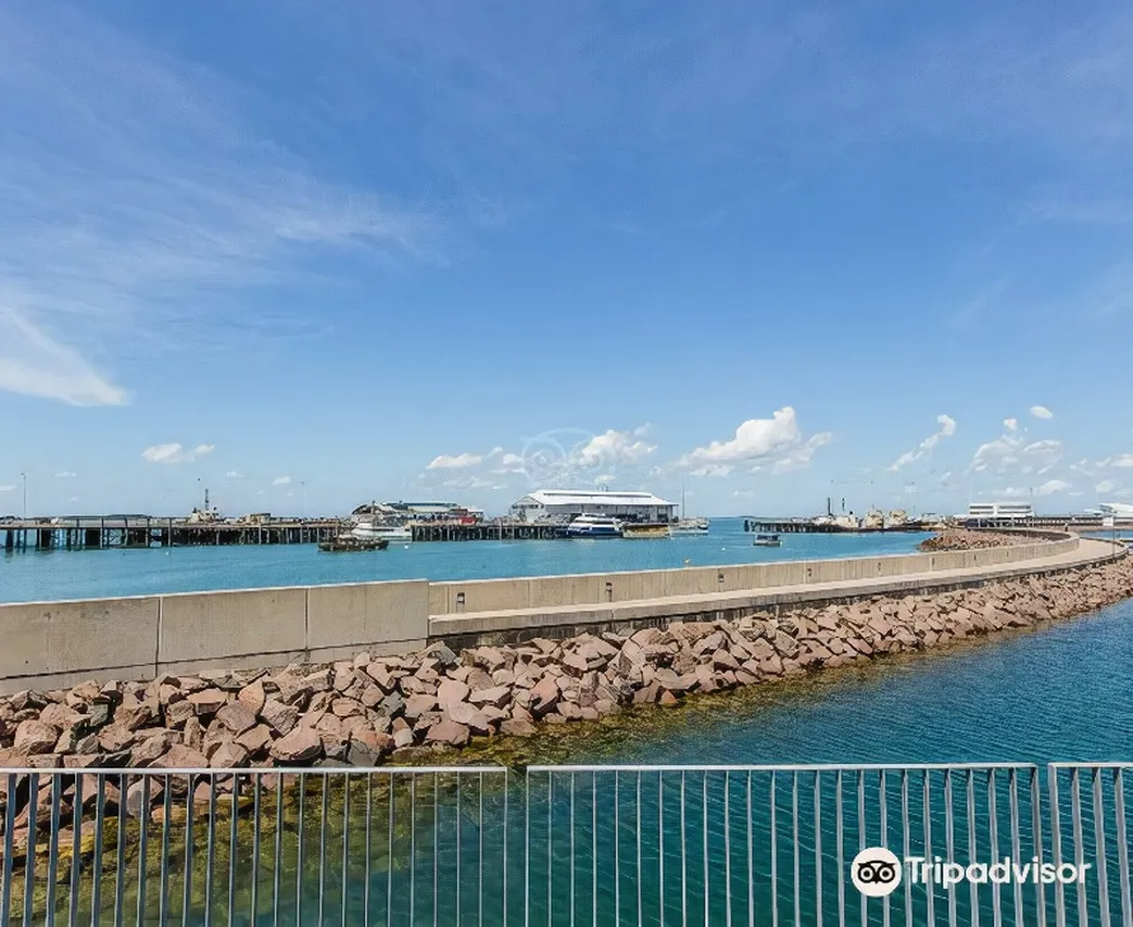 Vibe Hotel Darwin Waterfront — rooms and atmosphere