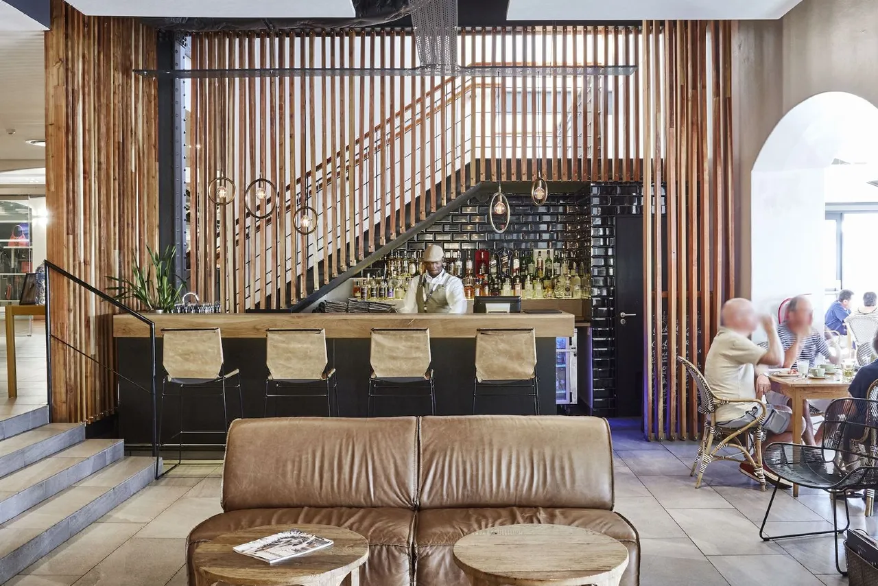 Victoria & Alfred Hotel by NEWMARK — rooms and atmosphere