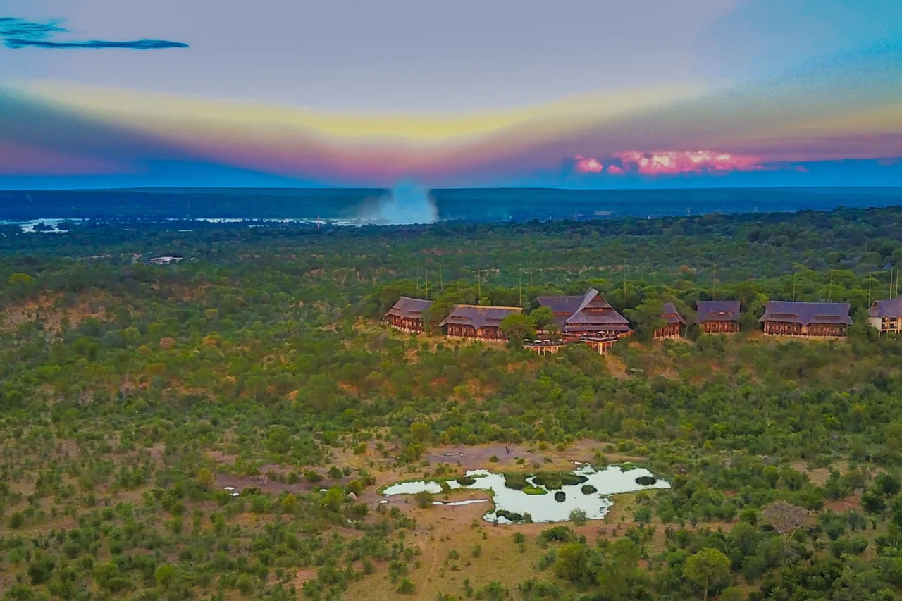 Victoria Falls Safari Lodge — ภาพห้องพักและบรรยากาศ