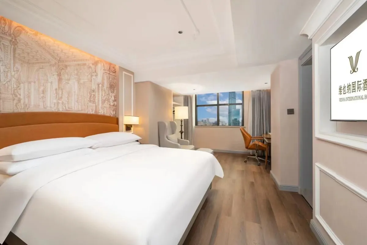 Vienna International Hotel Changsha Furong Square — rooms and atmosphere
