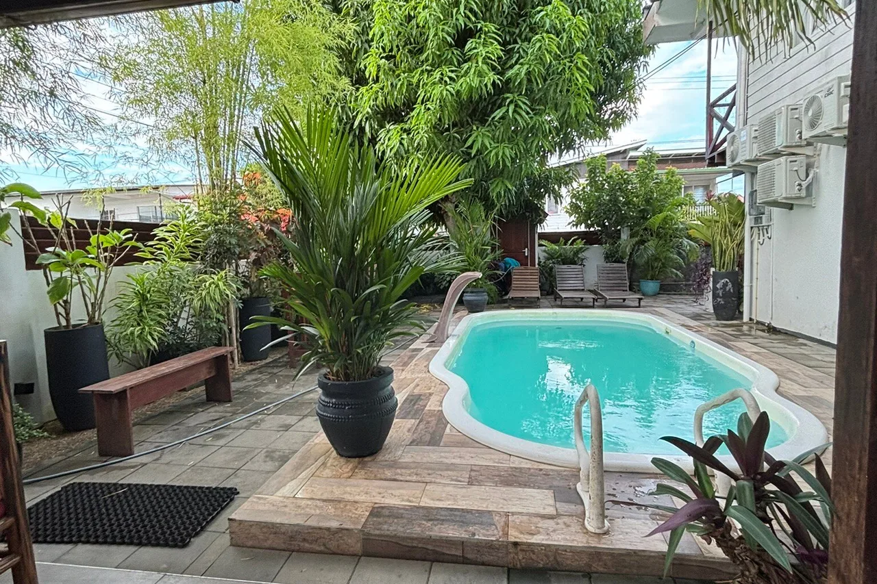 Villa Famiri Boutique Hotel — ภาพห้องพักและบรรยากาศ