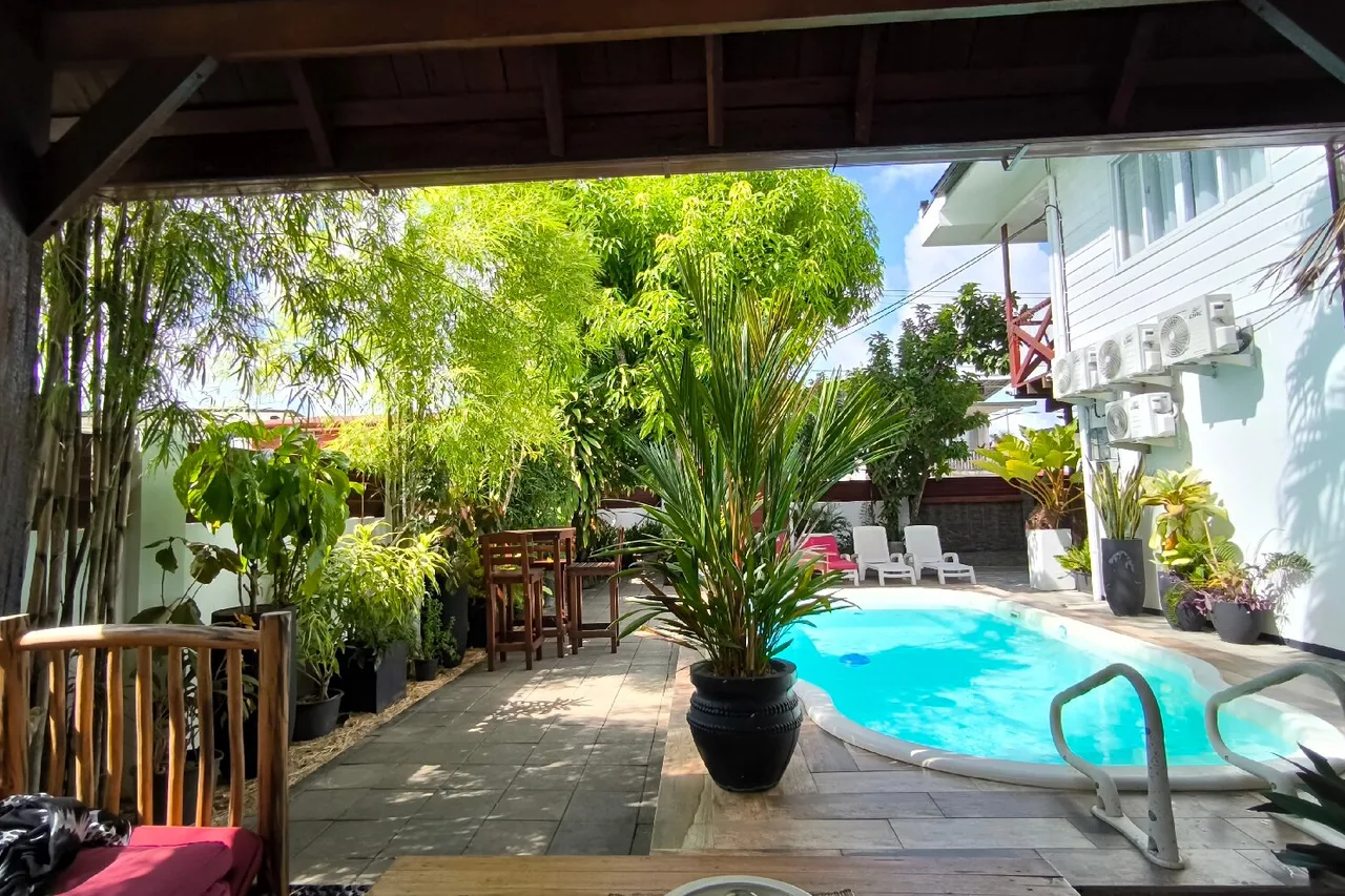 Villa Famiri Boutique Hotel — ภาพห้องพักและบรรยากาศ