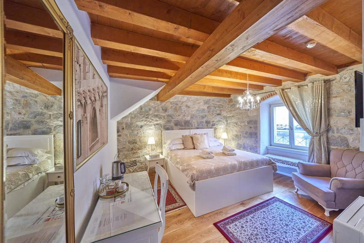 Villa Split Heritage Hotel — rooms and atmosphere