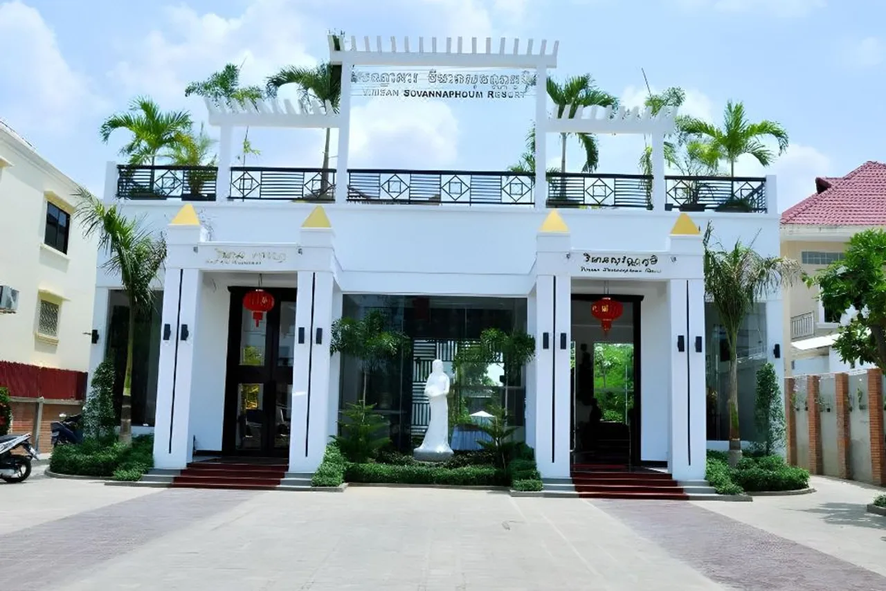 Vimean Sovannaphoum Resort — โรงแรมในพระตะบอง