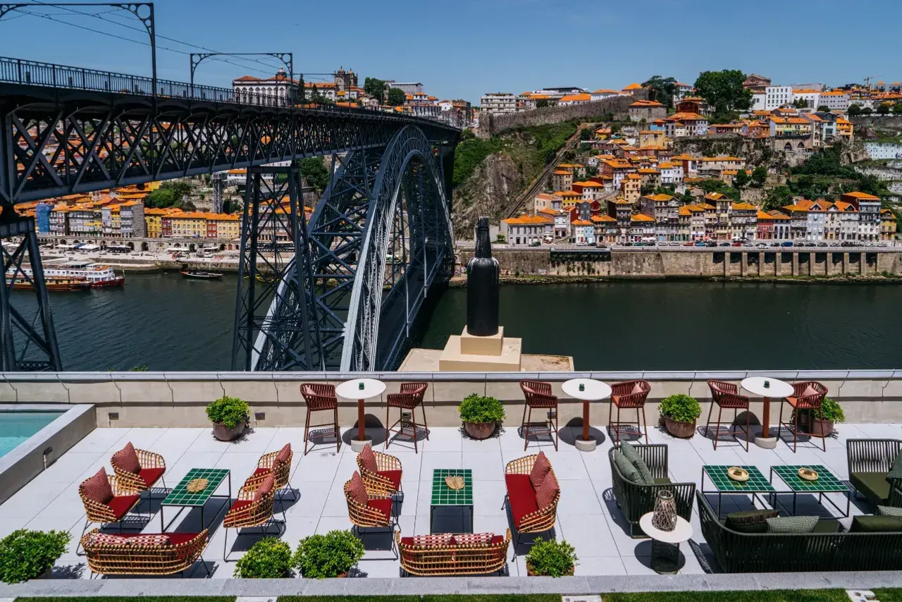 Vincci Ponte de Ferro — rooms and atmosphere