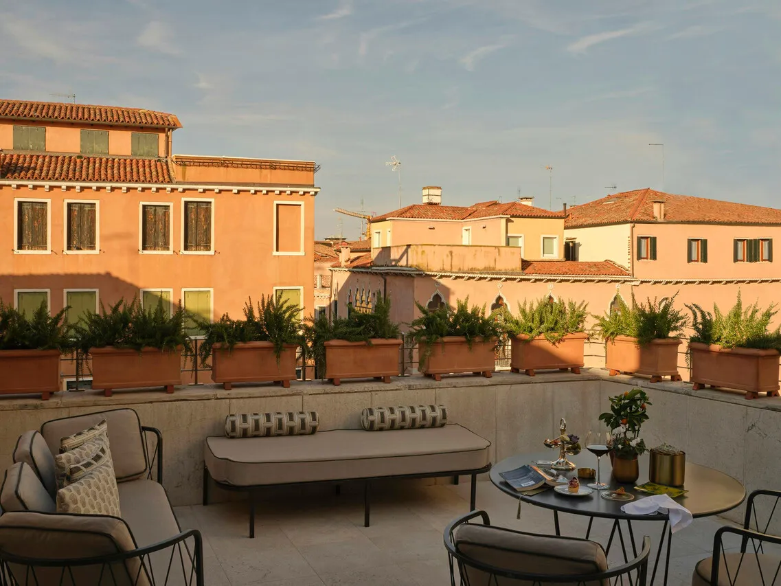 Violino d'Oro Venezia — rooms and atmosphere