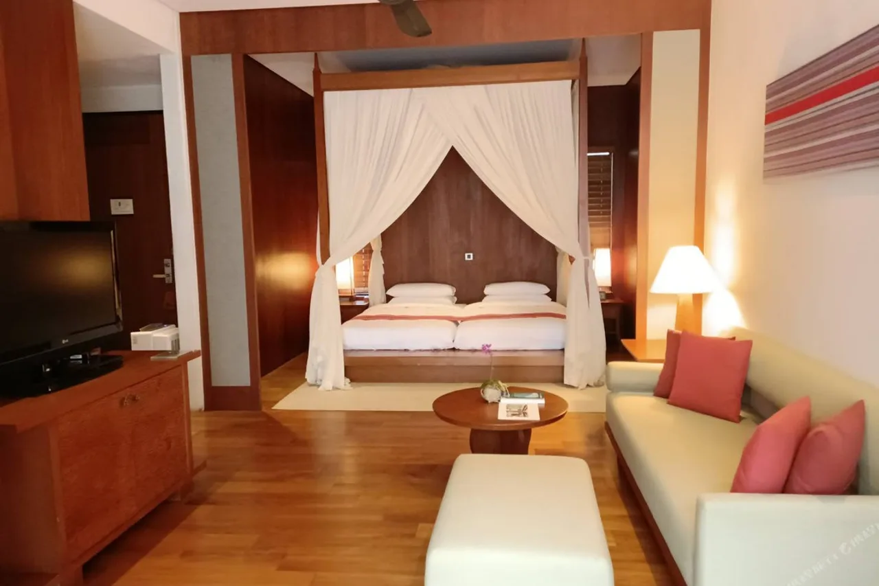Volando Urai Spring Spa & Resort — rooms and atmosphere