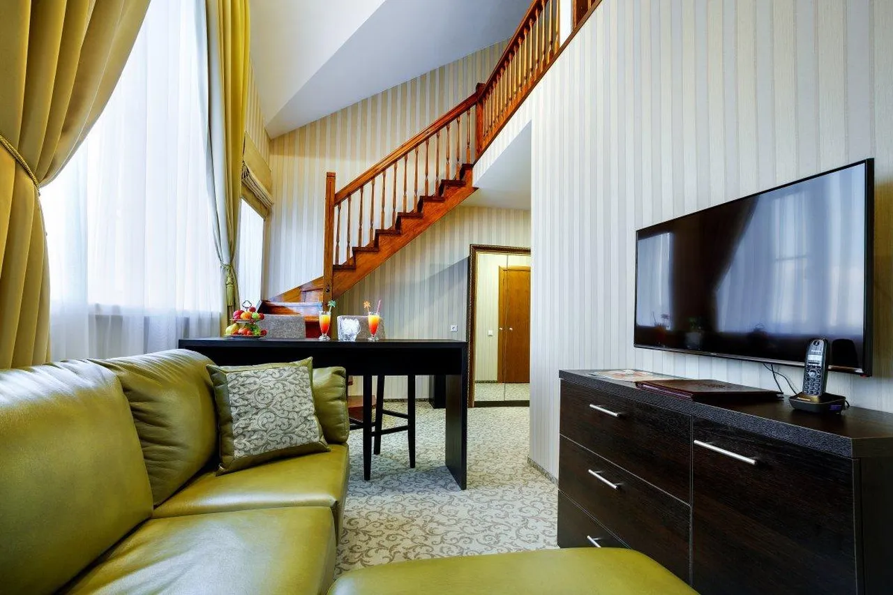 Volkhov Hotel — rooms and atmosphere