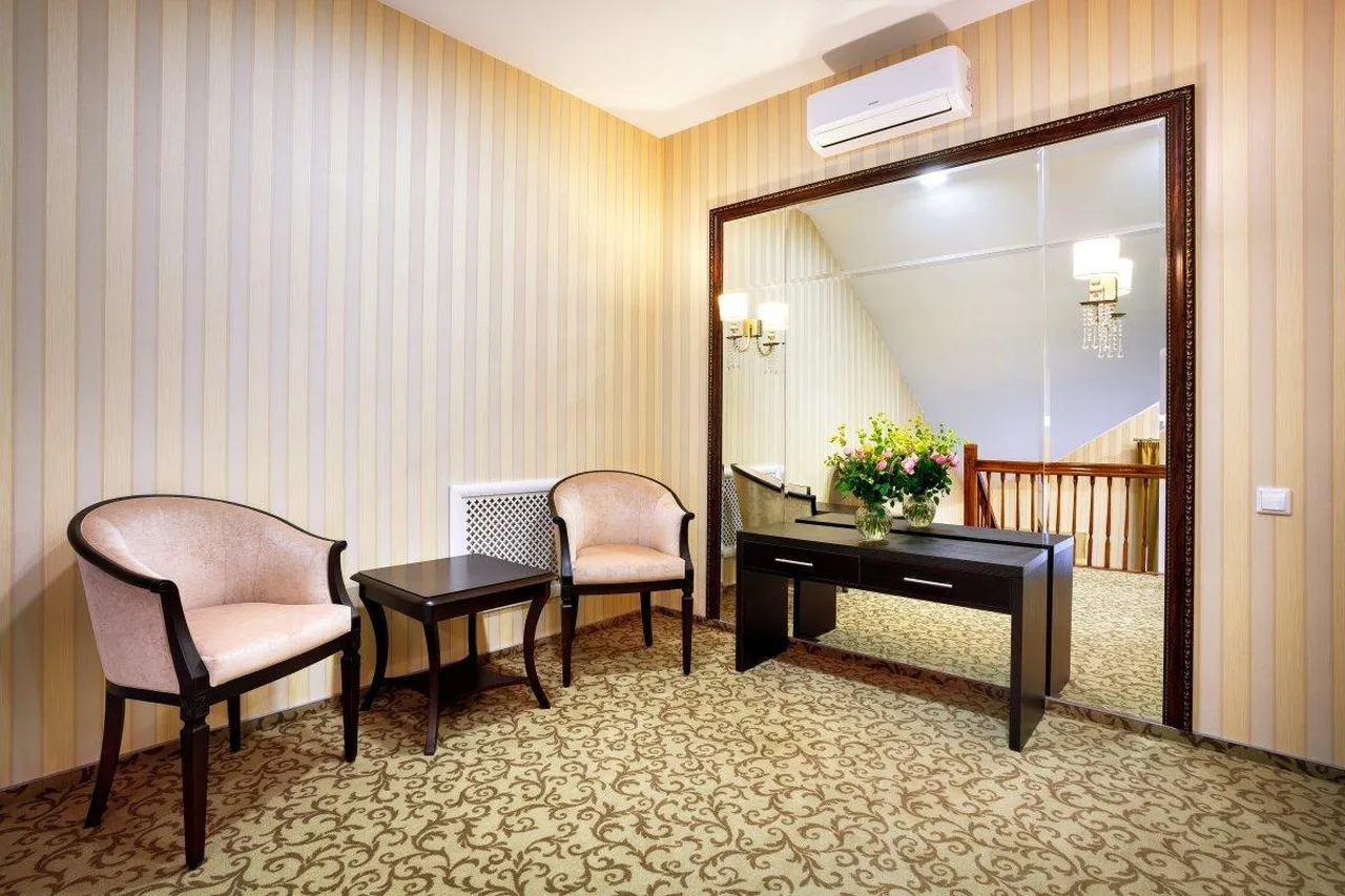 Volkhov Hotel — rooms and atmosphere