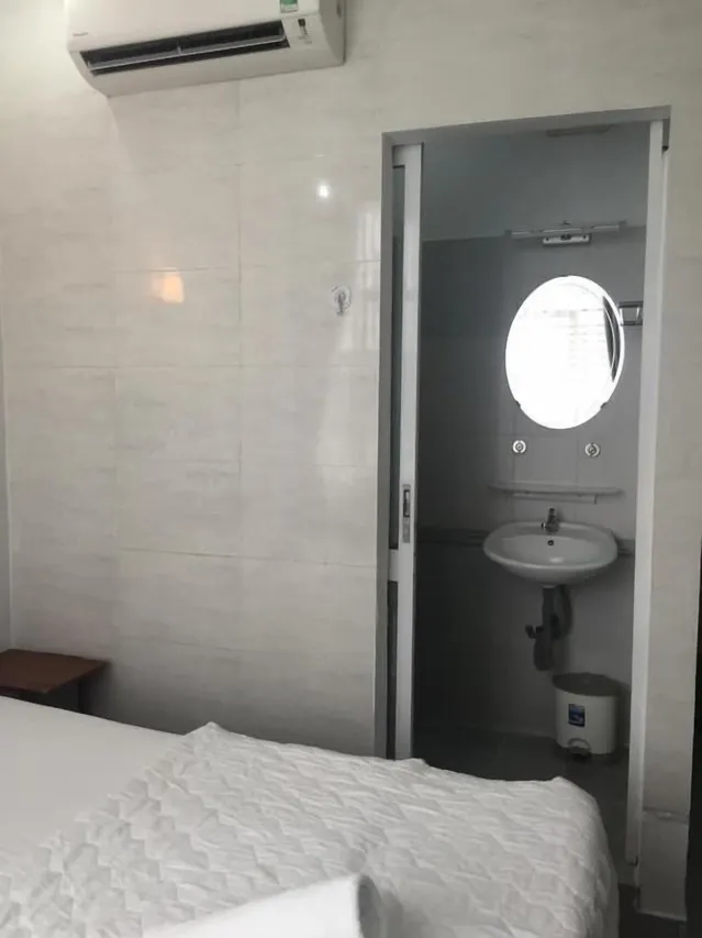 Vy Khanh Guesthouse — rooms and atmosphere