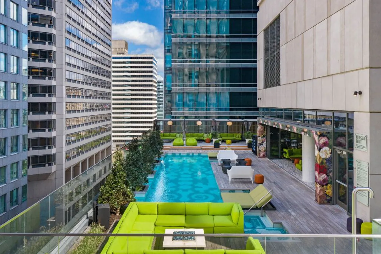 W Philadelphia — rooms and atmosphere