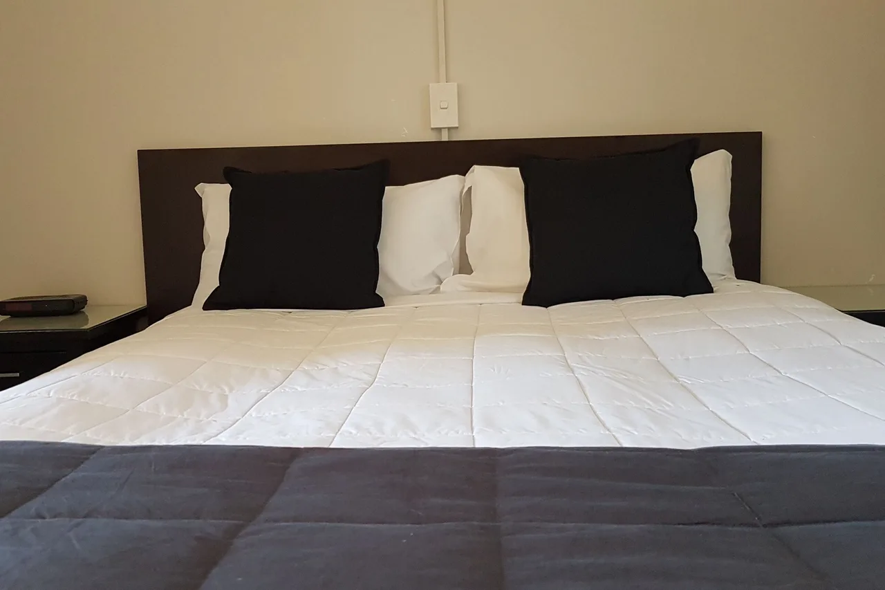 Wallace Court Motel — rooms and atmosphere
