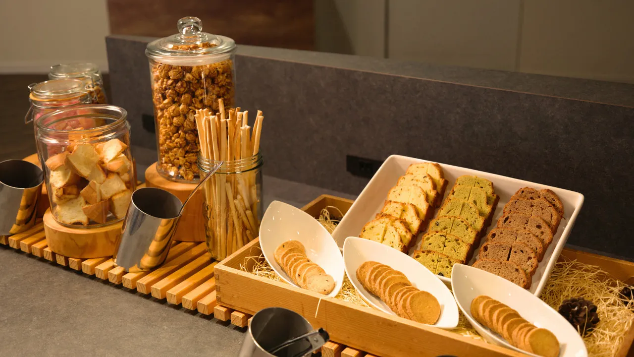WeBase Kamakura — rooms and atmosphere