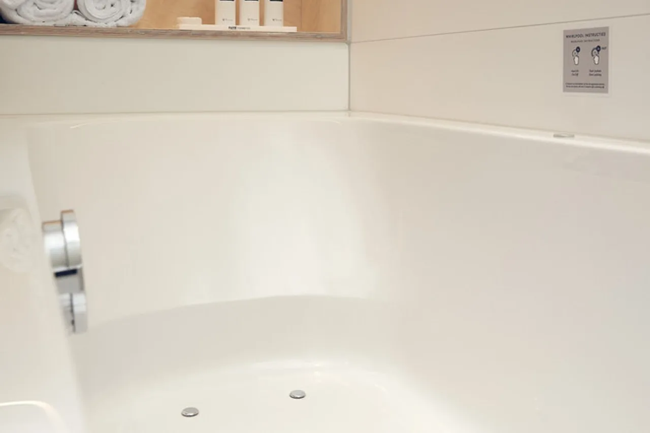 Westcord Hotel Delft — ภาพห้องพักและบรรยากาศ