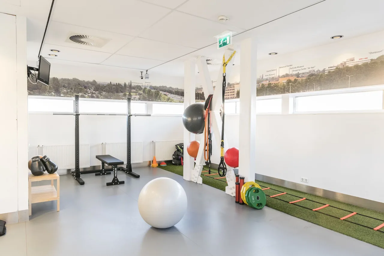 Westcord Hotel Delft — ภาพห้องพักและบรรยากาศ
