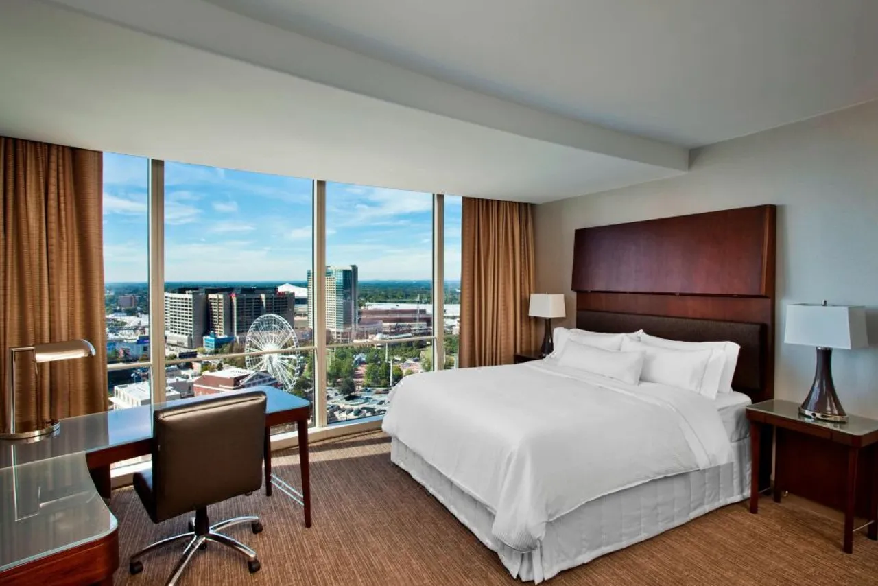 The Westin Peachtree Plaza, Atlanta — โรงแรมในแอตแลนตา
