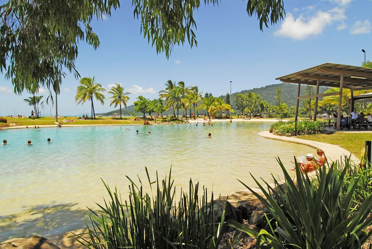 Whitsunday on the Beach — rooms and atmosphere