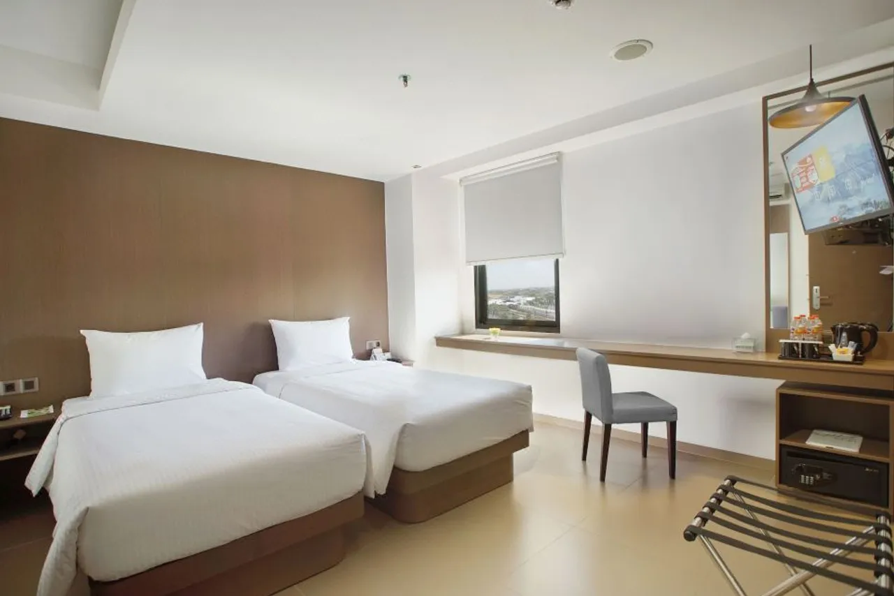 Whiz Prime Hotel Malioboro Yogyakarta — rooms and atmosphere