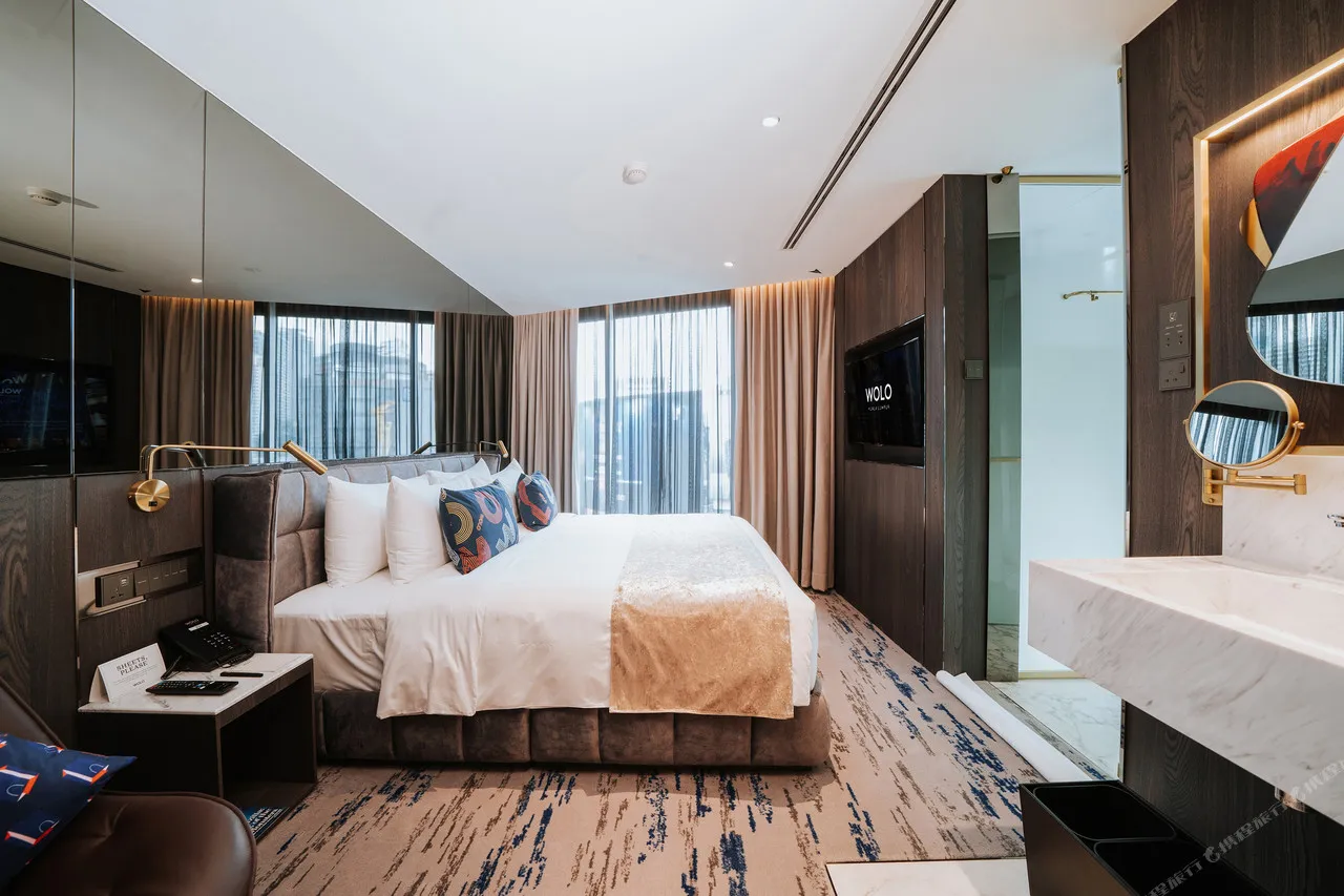 WOLO Kuala Lumpur — rooms and atmosphere