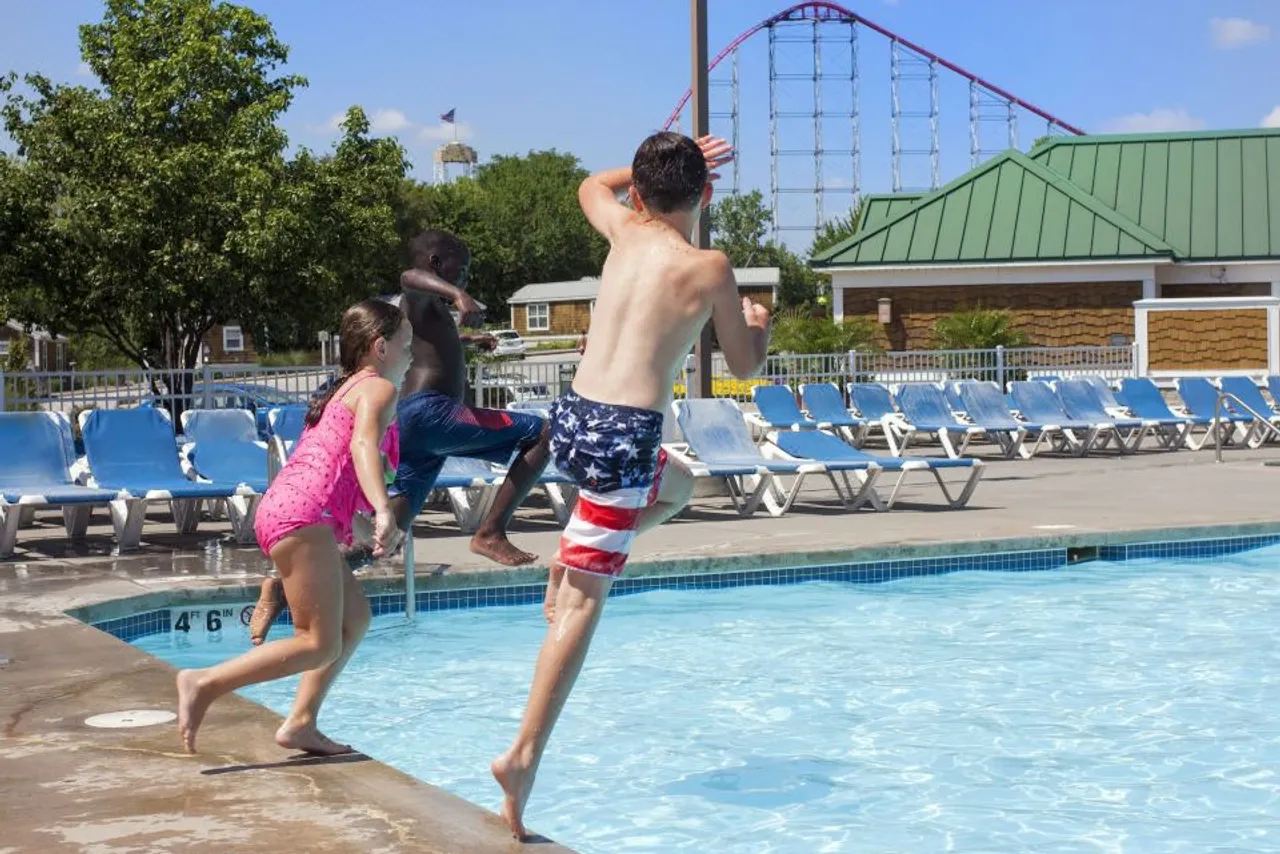 Worlds of Fun Village — ภาพห้องพักและบรรยากาศ