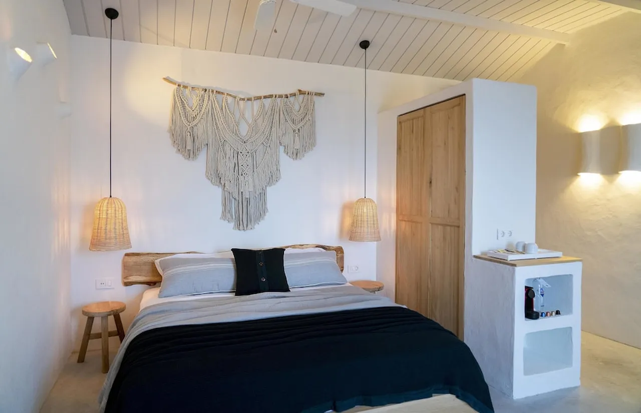 Yacht Boheme Hotel — rooms and atmosphere