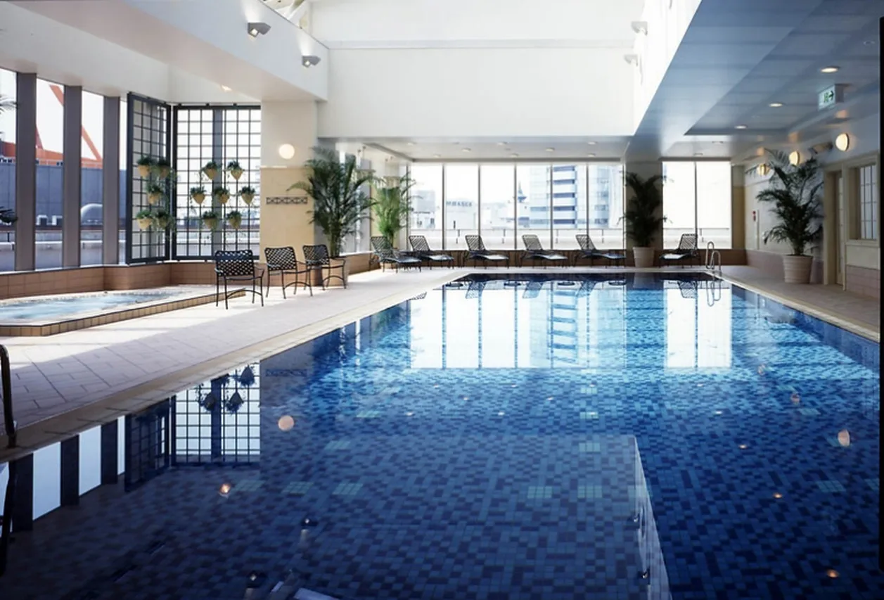 Yokohama Bay Sheraton Hotel and Towers — rooms and atmosphere