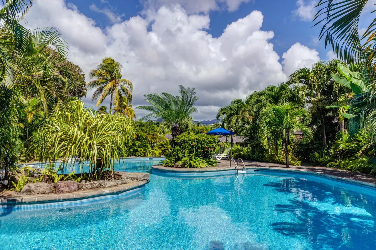 10 โรงแรมคิงส์ทาวน์ เซนต์วินเซนต์น่าพักที่สุด — Kingstown · Villa Beach · Bequia · Mustique (รีวิวลึก 2026 + 🌋 La Soufrière ระเบิด 2021 + ⛵ Tobago Cays sailing paradise + 🏝️ Mustique private island)