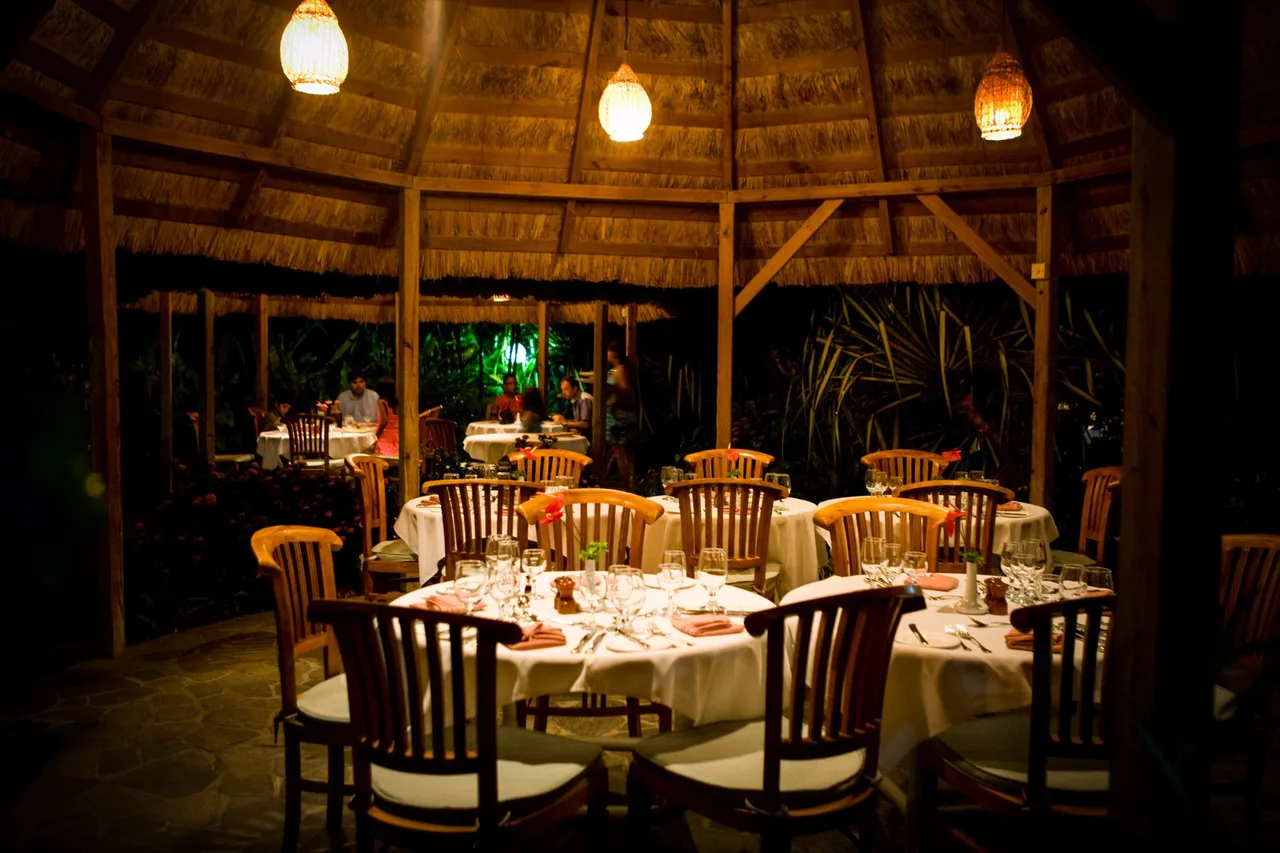 Young Island Resort — ภาพห้องพักและบรรยากาศ