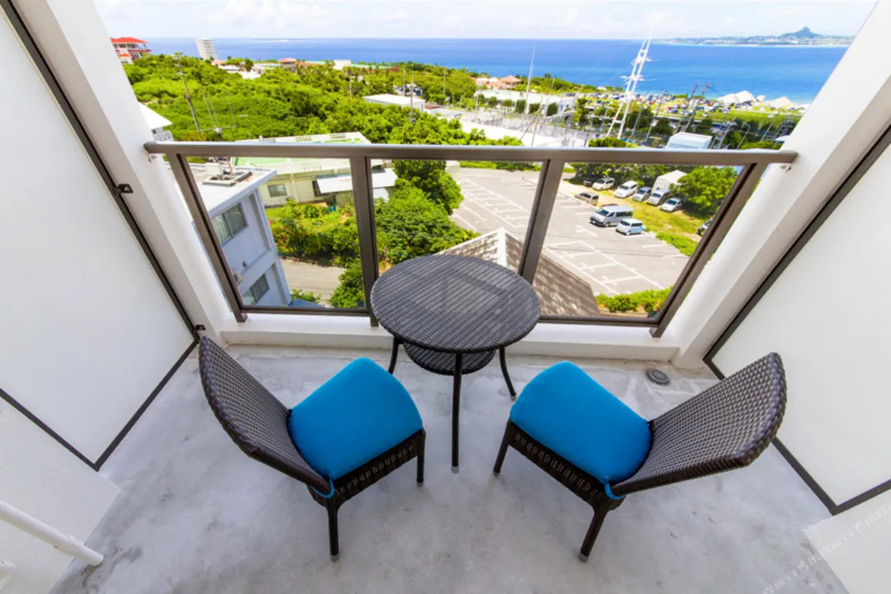 Yukurina Resort Okinawa — rooms and atmosphere