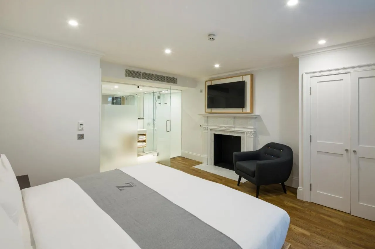 The Z Hotel Gloucester Place — rooms and atmosphere