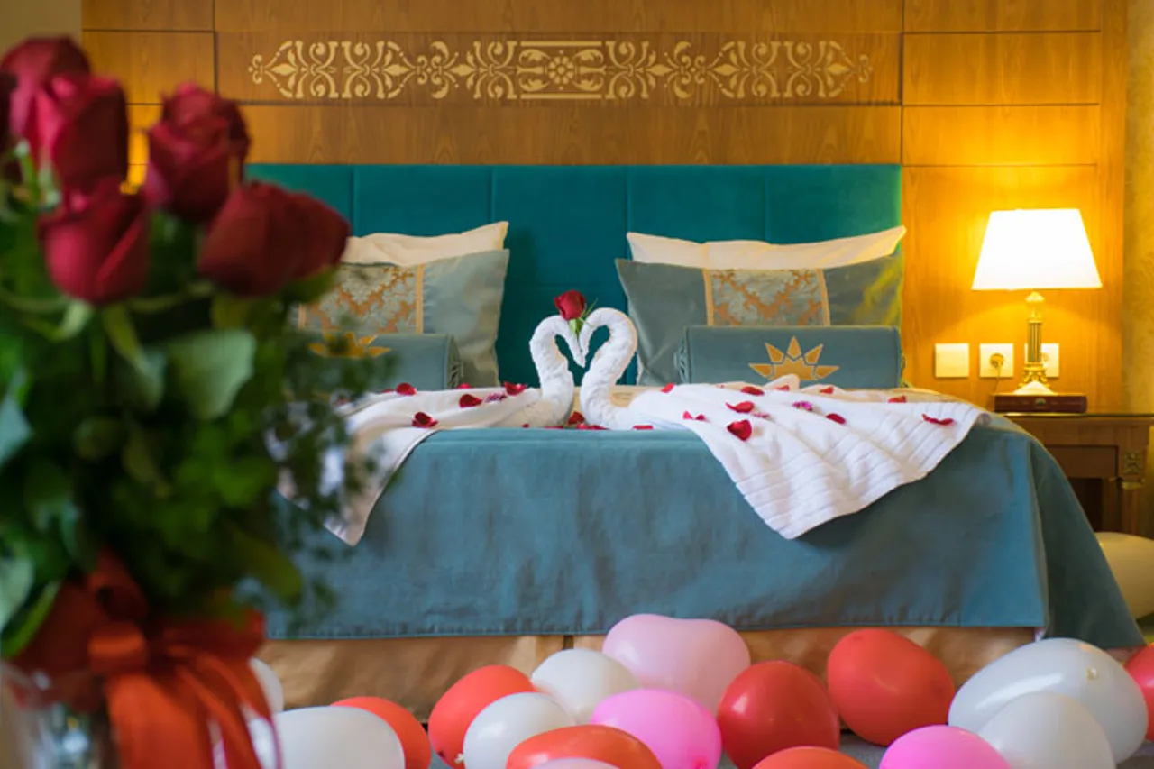 Zandiyeh Hotel — ภาพห้องพักและบรรยากาศ