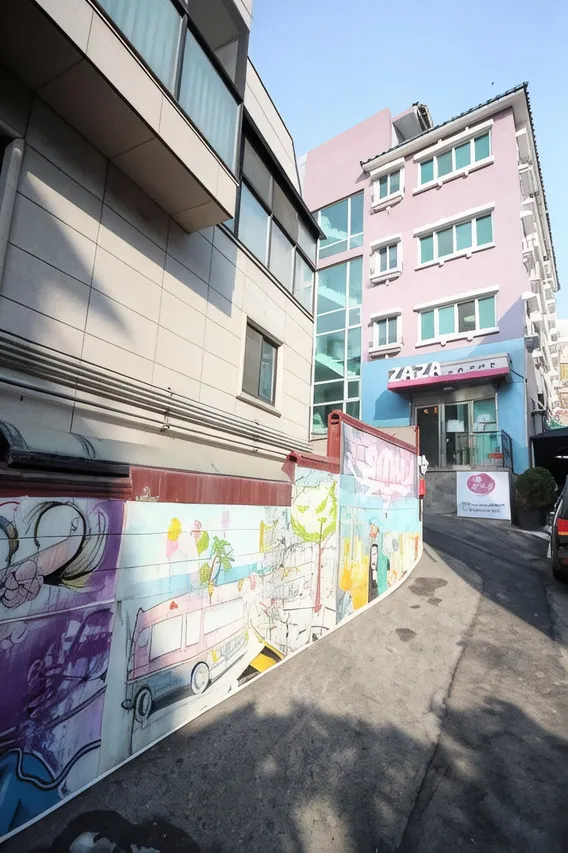 Zaza Backpackers Hostel — ภาพห้องพักและบรรยากาศ
