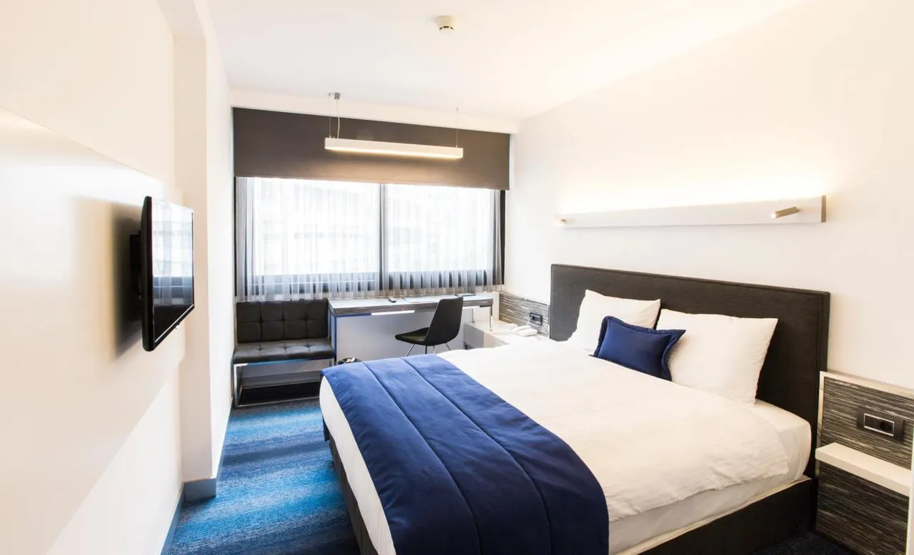 Zeniva Hotel — rooms and atmosphere