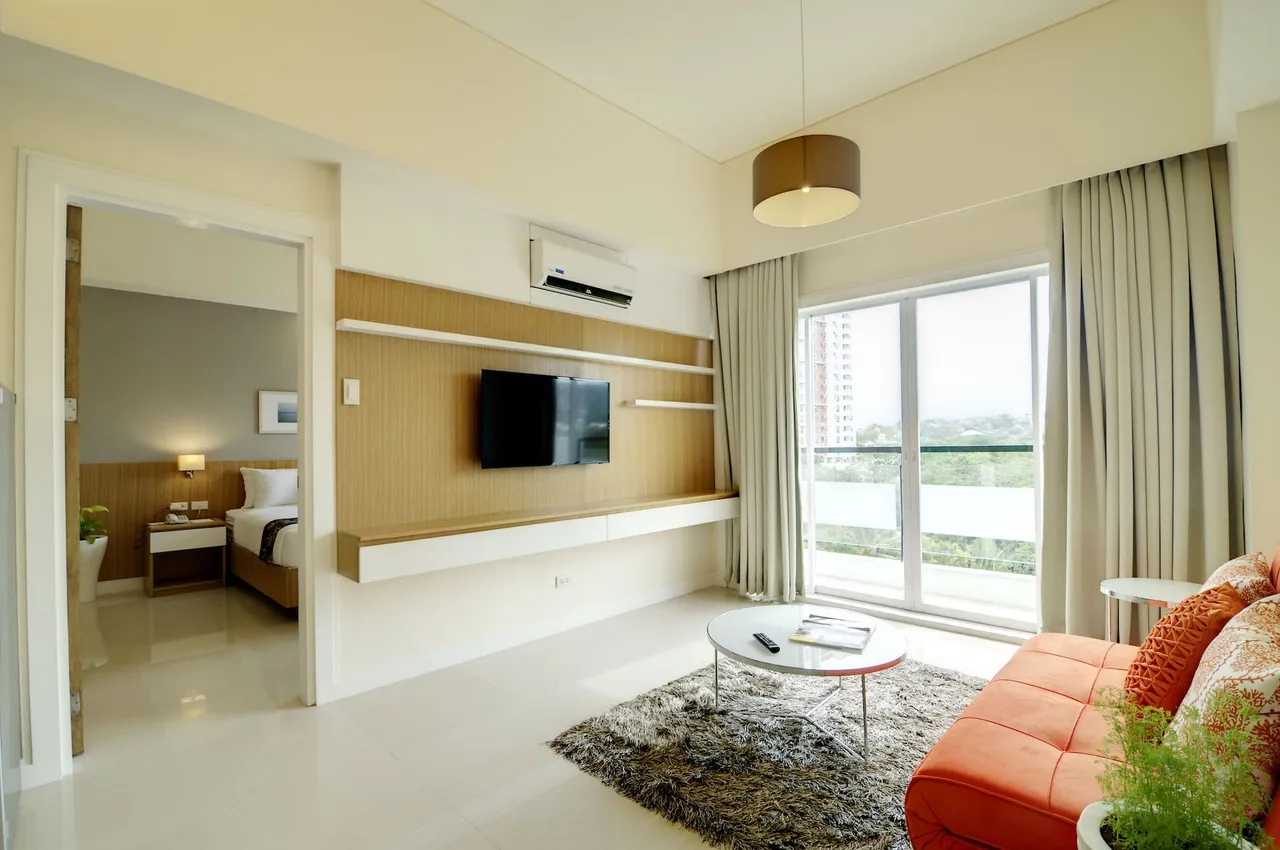 Zerenity Hotel & Suites — rooms and atmosphere