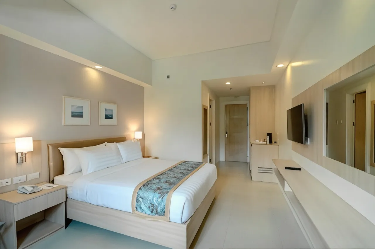 Zerenity Hotel & Suites — rooms and atmosphere