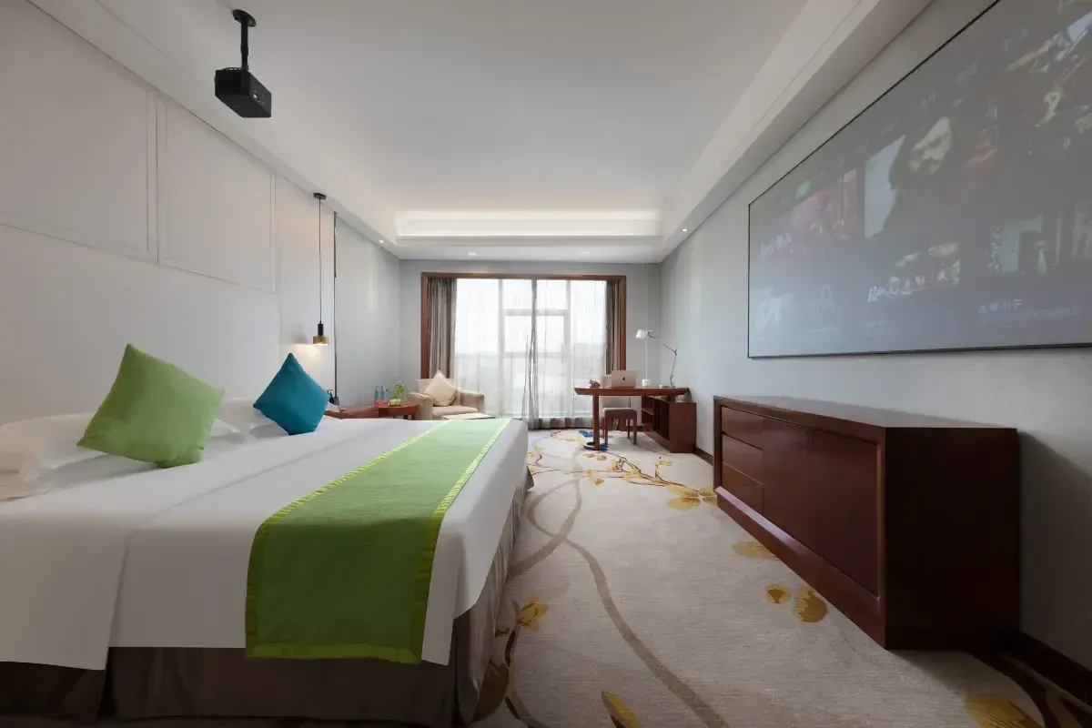 Zhangjiajie Huatian Hotel — rooms and atmosphere