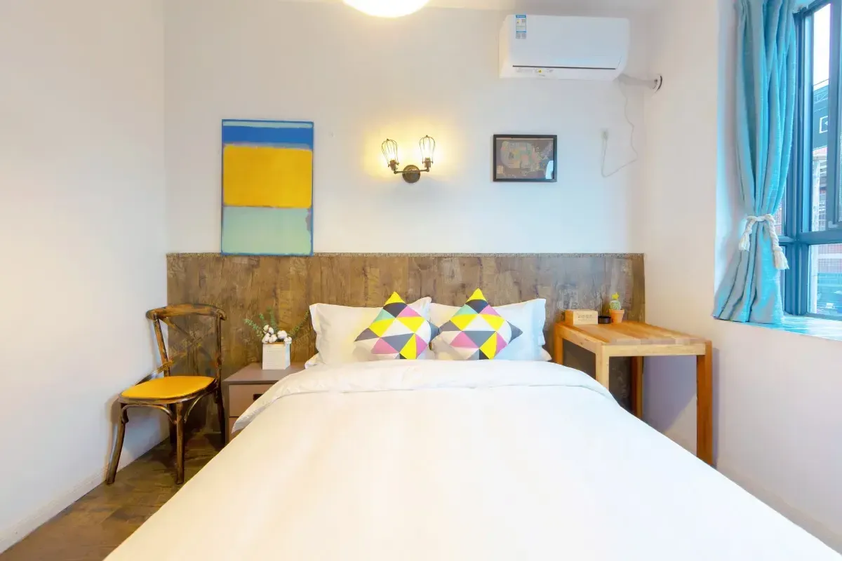 Zhangjiajie MINI Inn — rooms and atmosphere