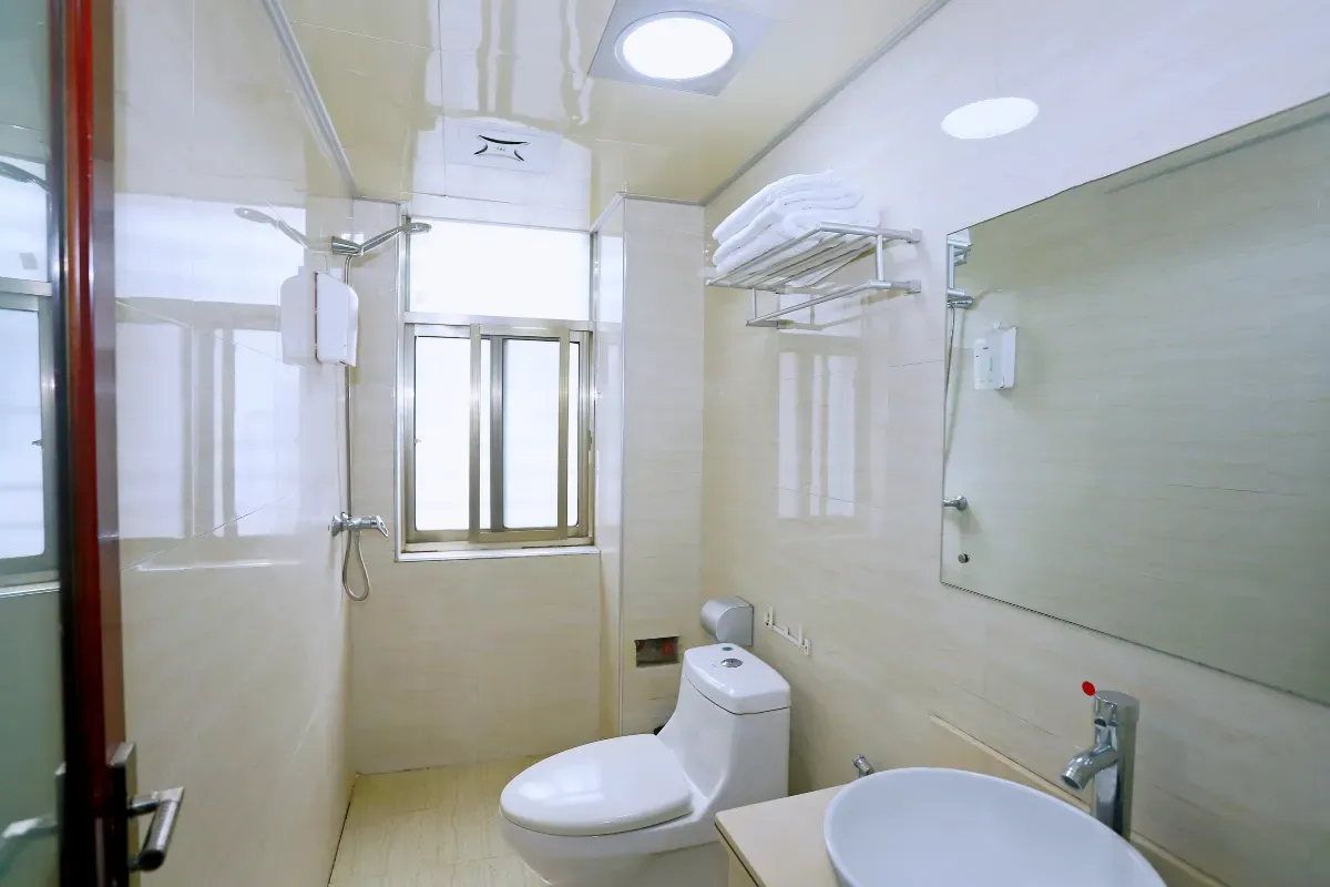 Zhangjiajie Yijiaqin Hotel — rooms and atmosphere