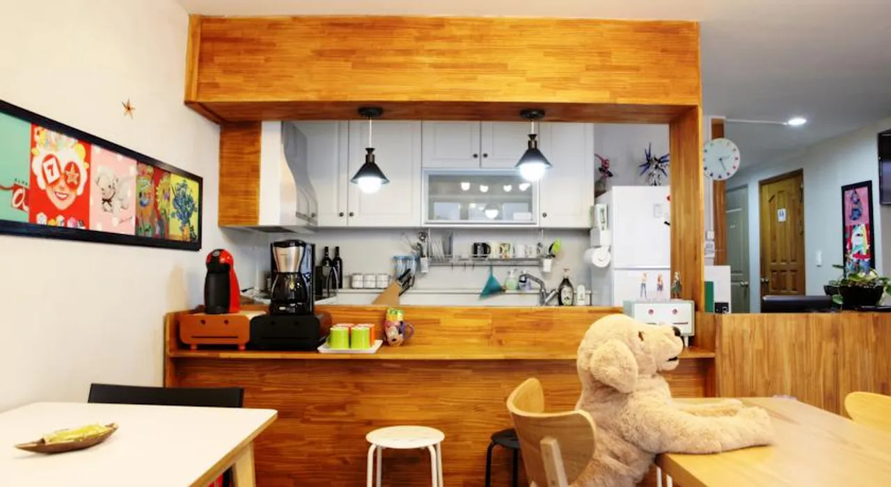 Zzzip Guesthouse Hongdae — rooms and atmosphere