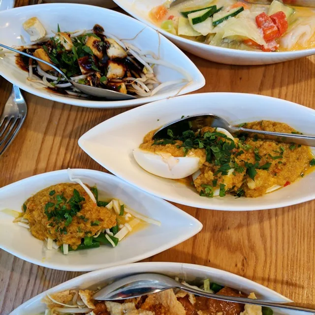 บลู เปปเปอร์ (Blue Pepper) – กุ้งเผ็ดสไตล์สุมาตรา ในอัมสเตอร์ดัม