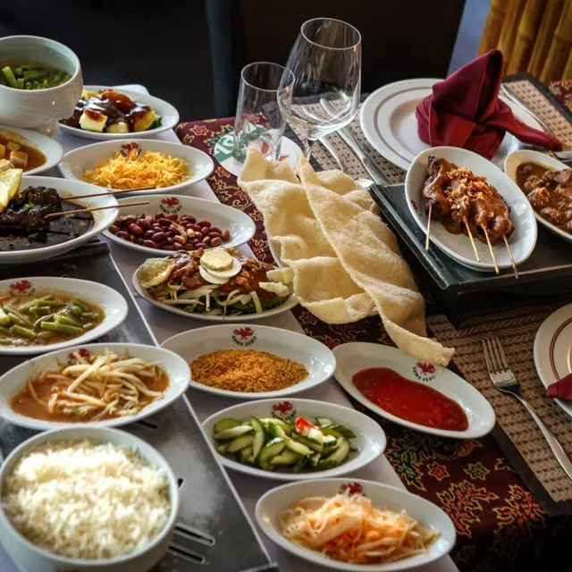 ซามา เซโบ (Sama Sebo) – ไรซ์ทาเฟิล (rijsttafel) ในอัมสเตอร์ดัม