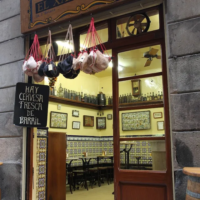 El Xampanyet – แอนโชวี Cantabrian หมักน้ำส้มสายชู ในบาร์เซโลนา