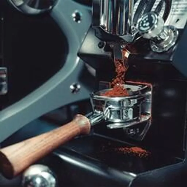 The Espresso Lab – V60 single origin (Ethiopian/Panama) ในดูไบ
