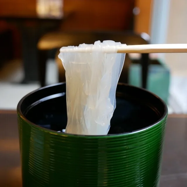 คากิเซน โยชิฟุสะ (Kagizen Yoshifusa) – วากาชิตามฤดูกาล ในเกียวโต