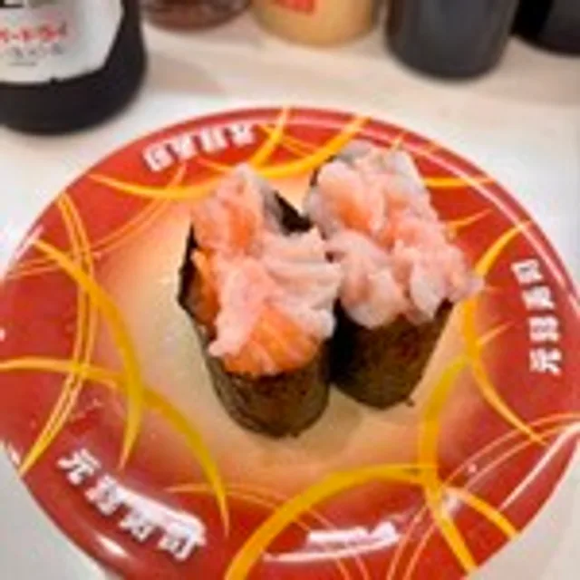 เก็นโรคุซูชิ (Genrokuzushi) – อาจิ (ปลาทู) ในโอซาก้า