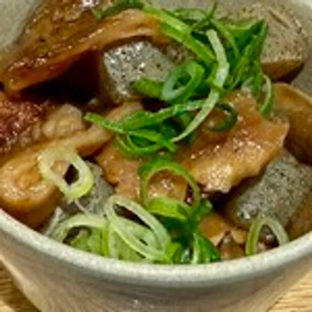 คุชิคัตสึ ดารุมะ (Kushikatsu Daruma) – มะเขือเทศชุบทอด ในโอซาก้า