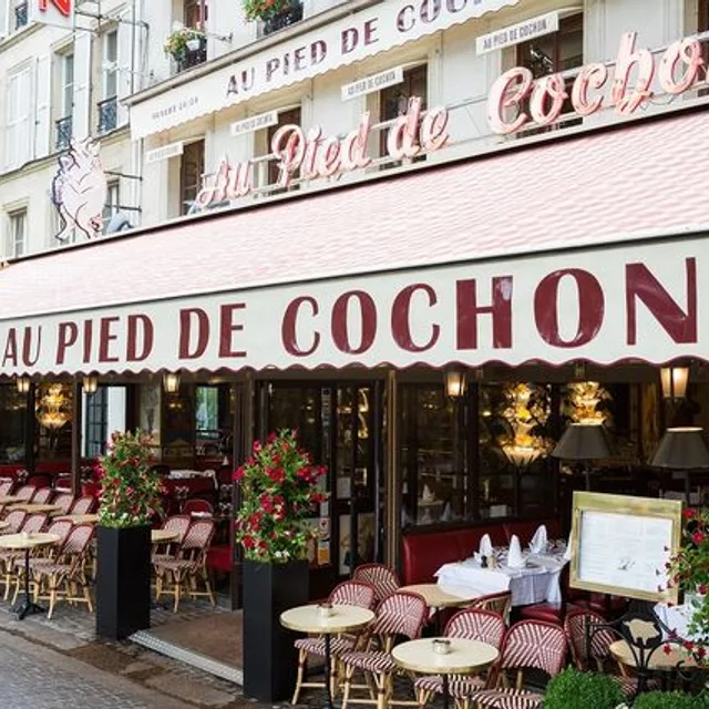 โอ ปีเย เดอ โกชง (Au Pied de Cochon) – ซุปหอมใหญ่อบชีส (soupe à l'oignon gratinée) ในปารีส