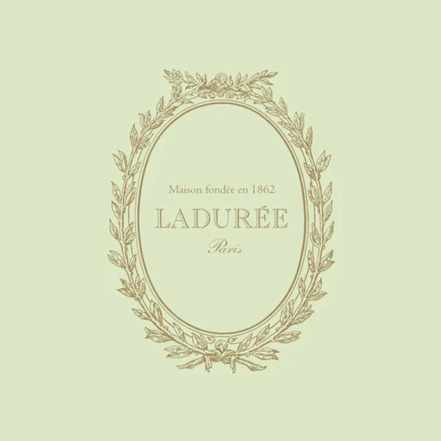 ลาดูว์เร ช็องเซลีเซ่ (Ladurée Champs-Élysées) – มาการอง Marie-Antoinette ในปารีส