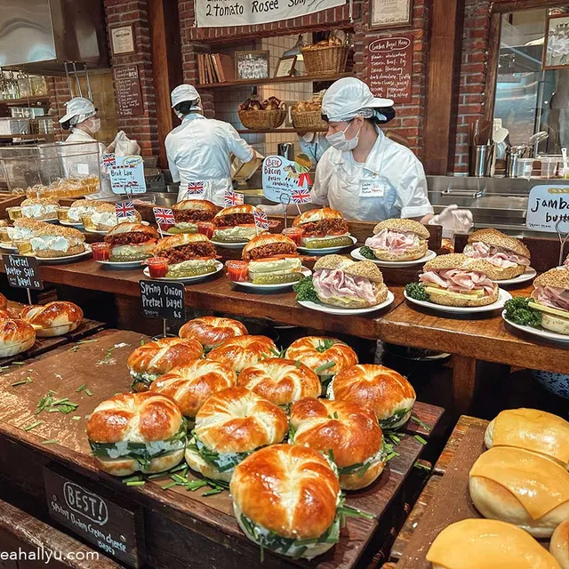 ลอนดอน เบเกิล มิวเซียม (London Bagel Museum) – เบเกิลครีมชีสต้นหอม (Spring Onion Cream Cheese) ในโซล