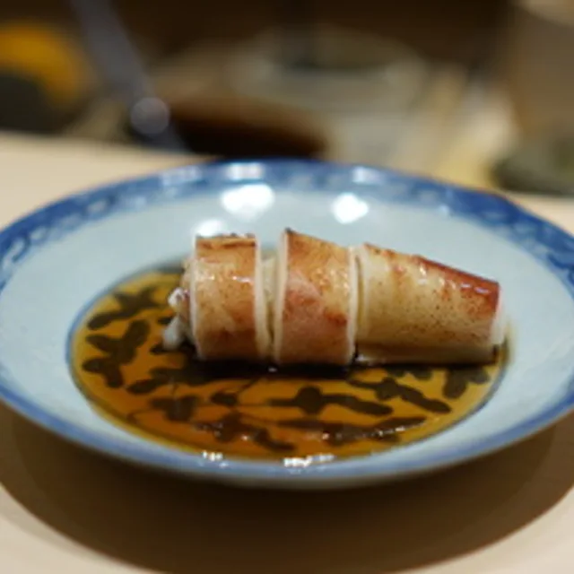 ซูชิ ซาอิโตะ (Sushi Saito) – ทูน่าชูโทโระ/โอโทโระ ในโตเกียว